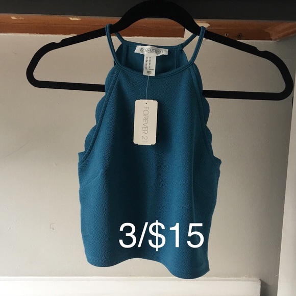 Forever 21 Tops - ⭐️3/$15 Forever21 crop top!